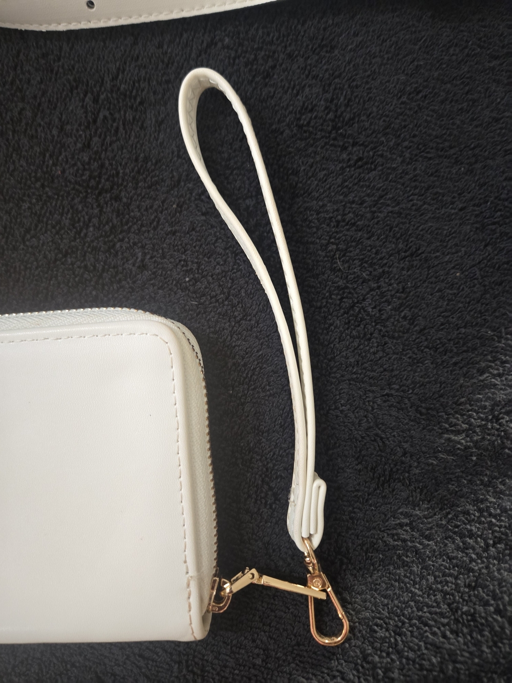 The Bucket White Drawstring Bucket Bag - Fashionable Women's Crossbody W/ Wallet - Picture 9 of 14
